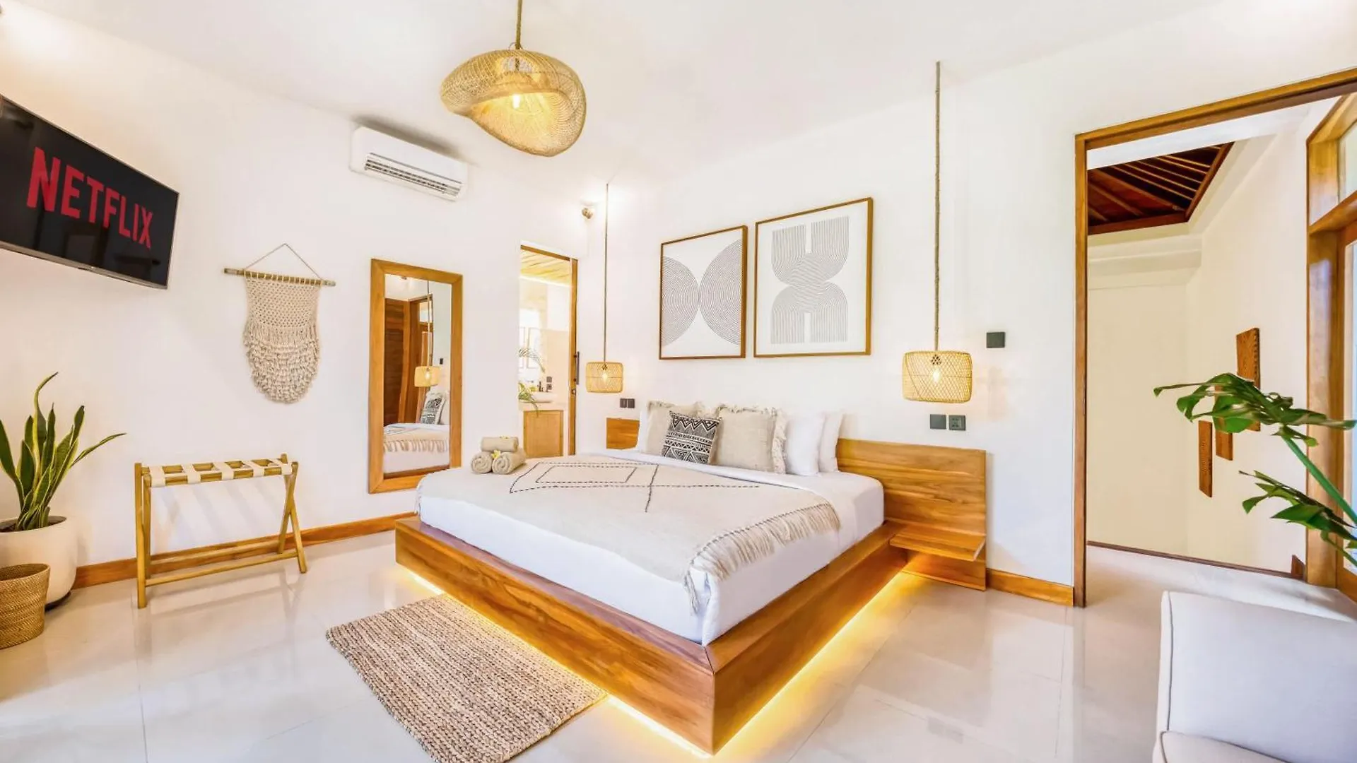 Villa Chicago Brand New 7 Bdr Private Pool Seminyak   Seminyak (Bali)