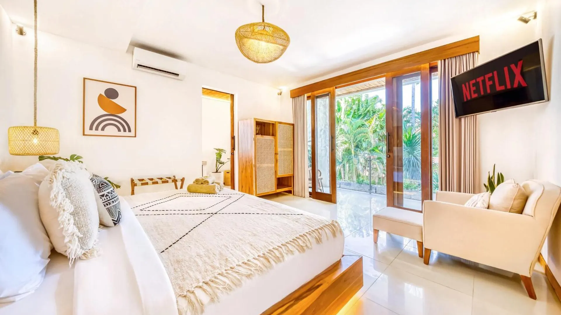 Villa Chicago Brand New 7 Bdr Private Pool Seminyak