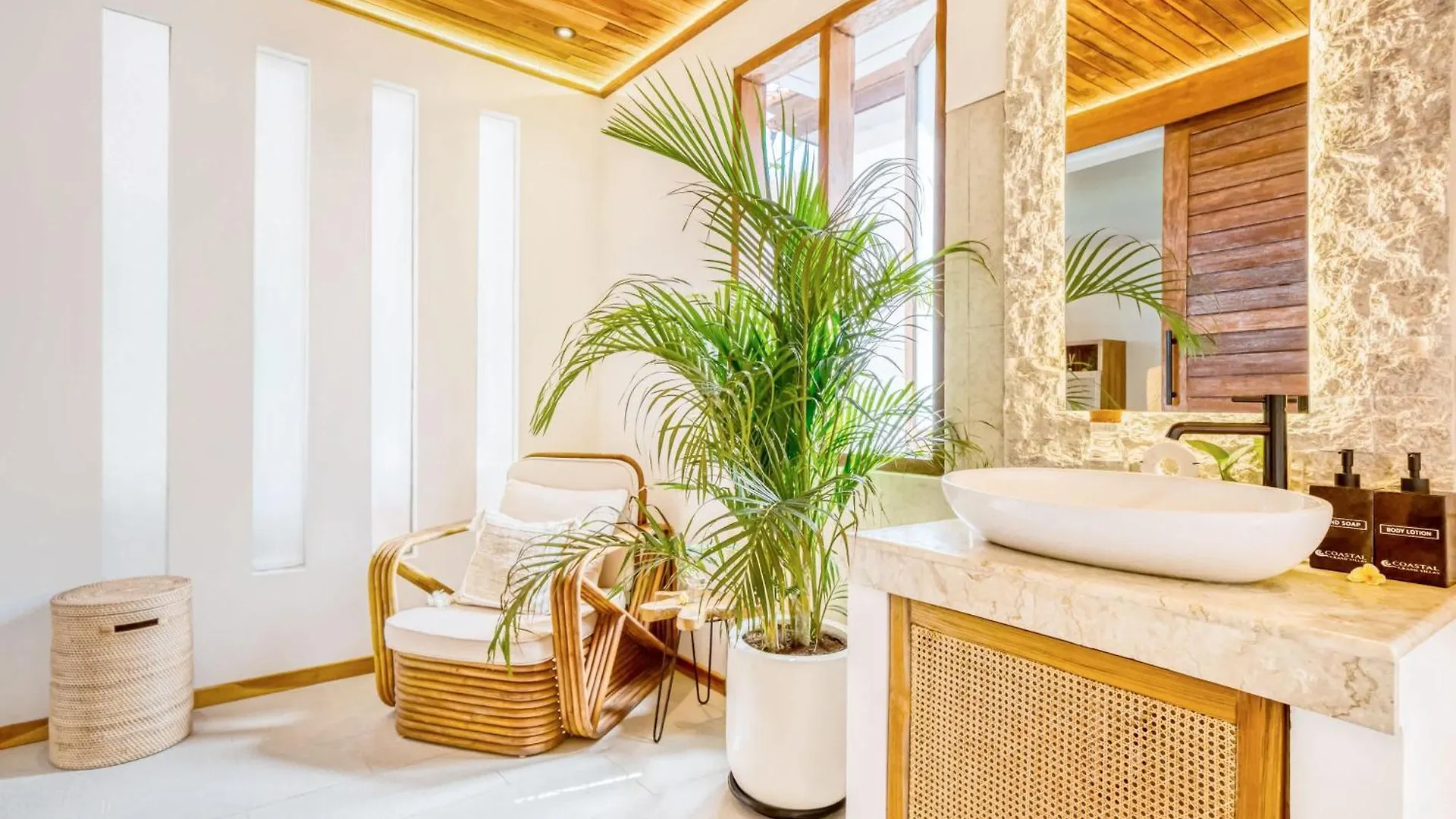 Villa Chicago Brand New 7 Bdr Private Pool Seminyak  0*, Seminyak (Bali)
