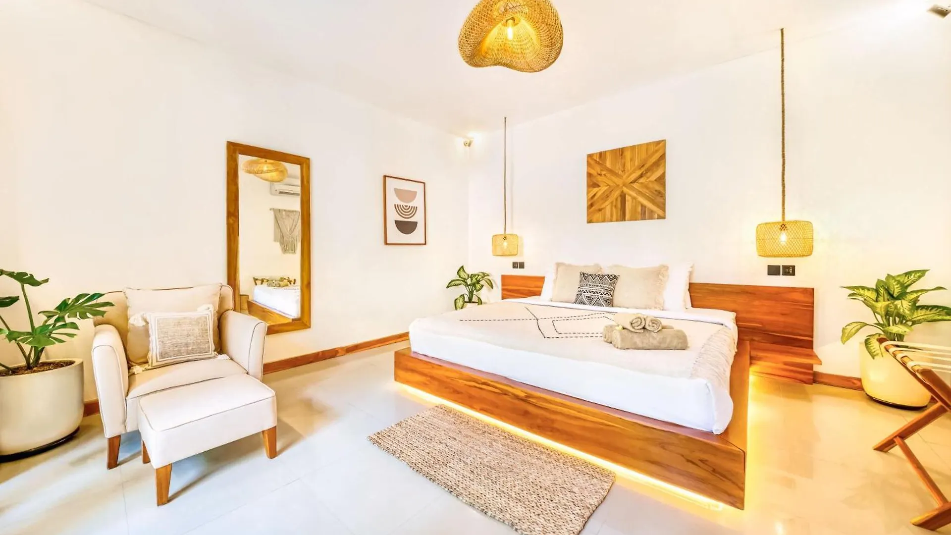 Villa Chicago Brand New 7 Bdr Private Pool Seminyak