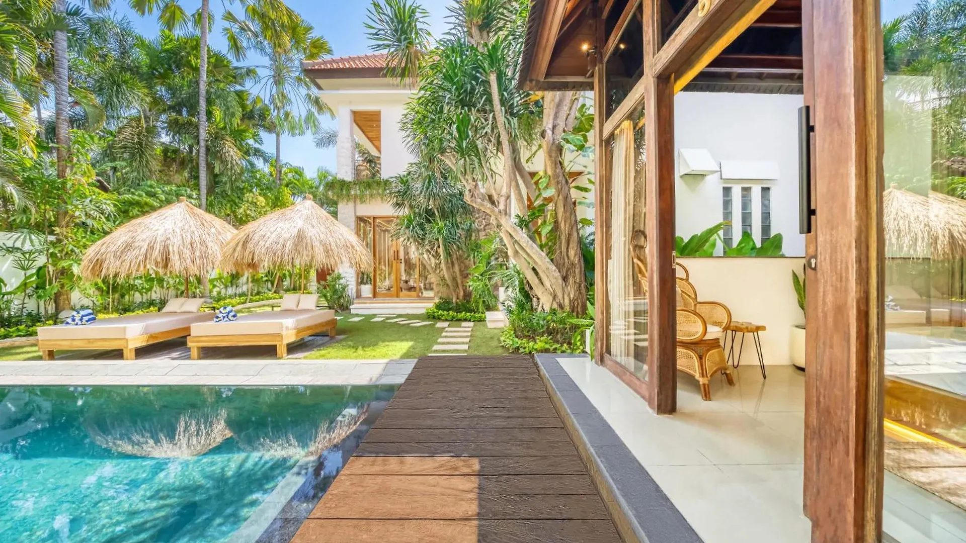 Villa Chicago Brand New 7 Bdr Private Pool Seminyak